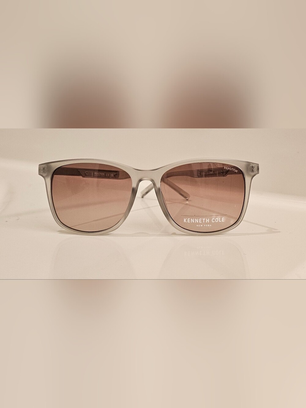 KENNETH COLE Sunglasses